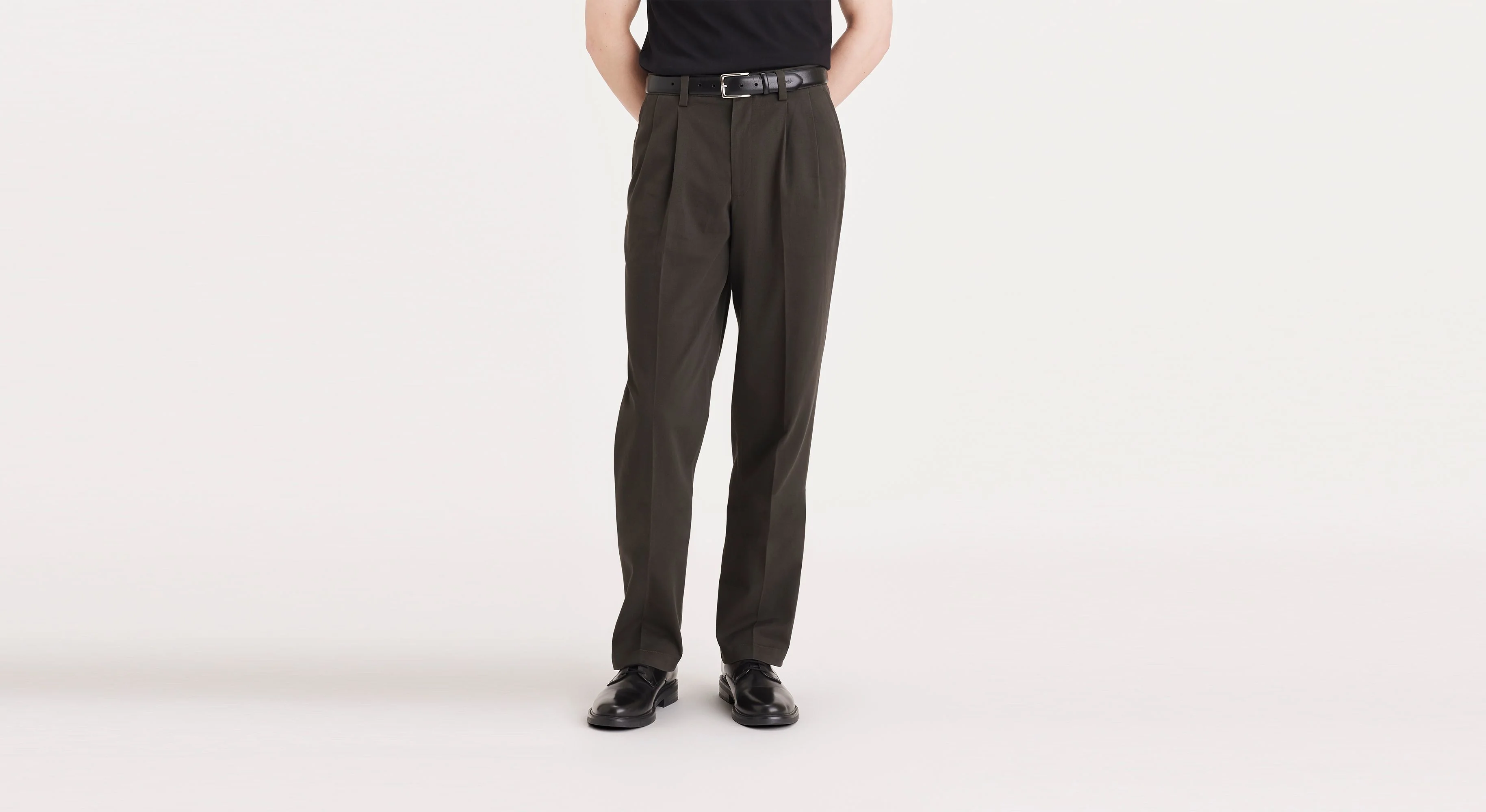 Easy Khakis, Pleated, Classic Fit - Image 3
