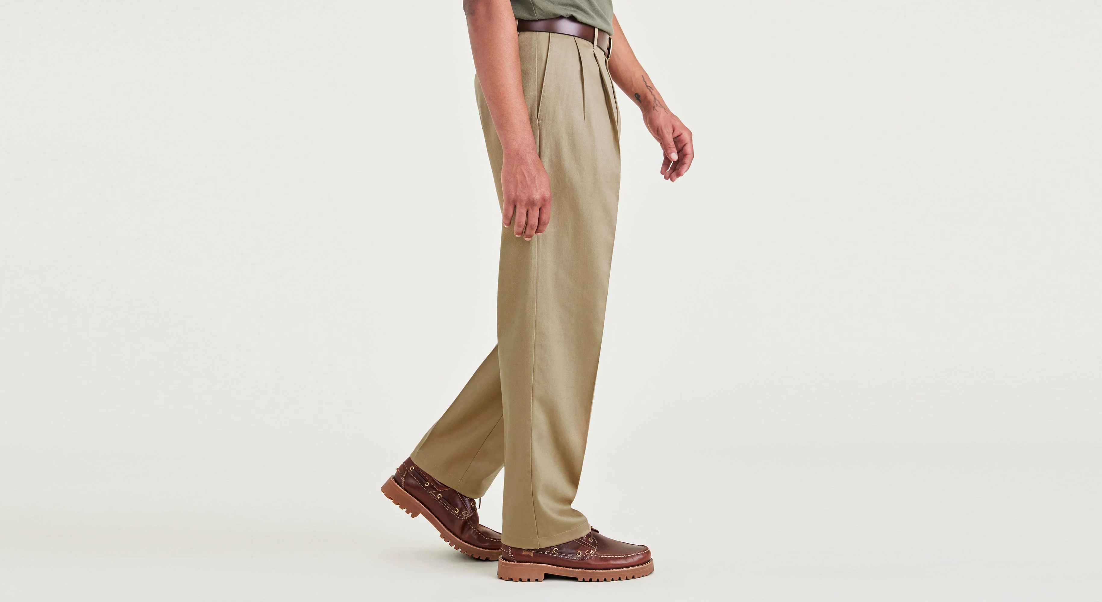 Signature Iron Free Khakis, Pleated, Relaxed Fit with Stain Defender® - Image 3